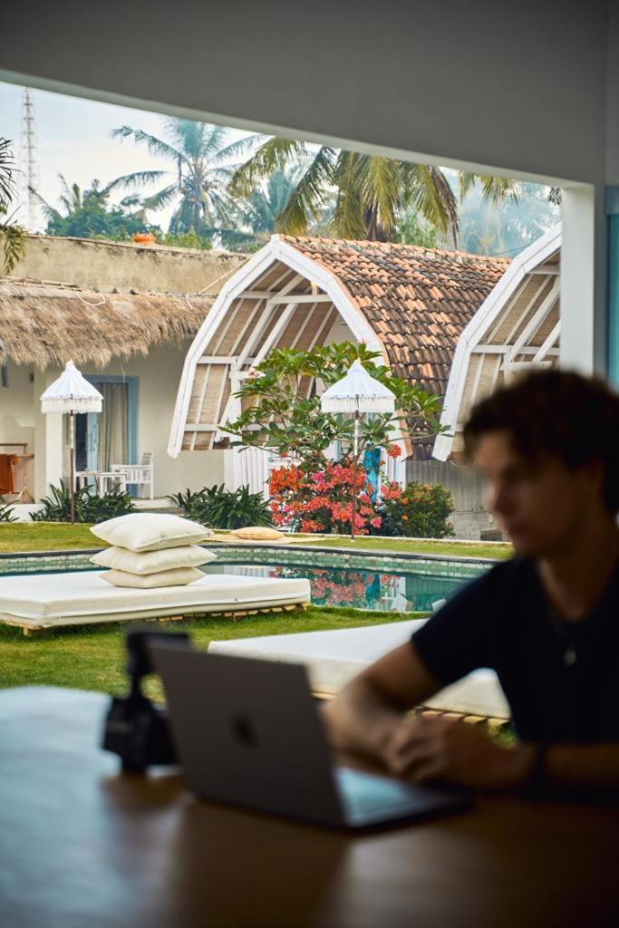 Dream Cowork Hotel Kuta  Екстер'єр фото