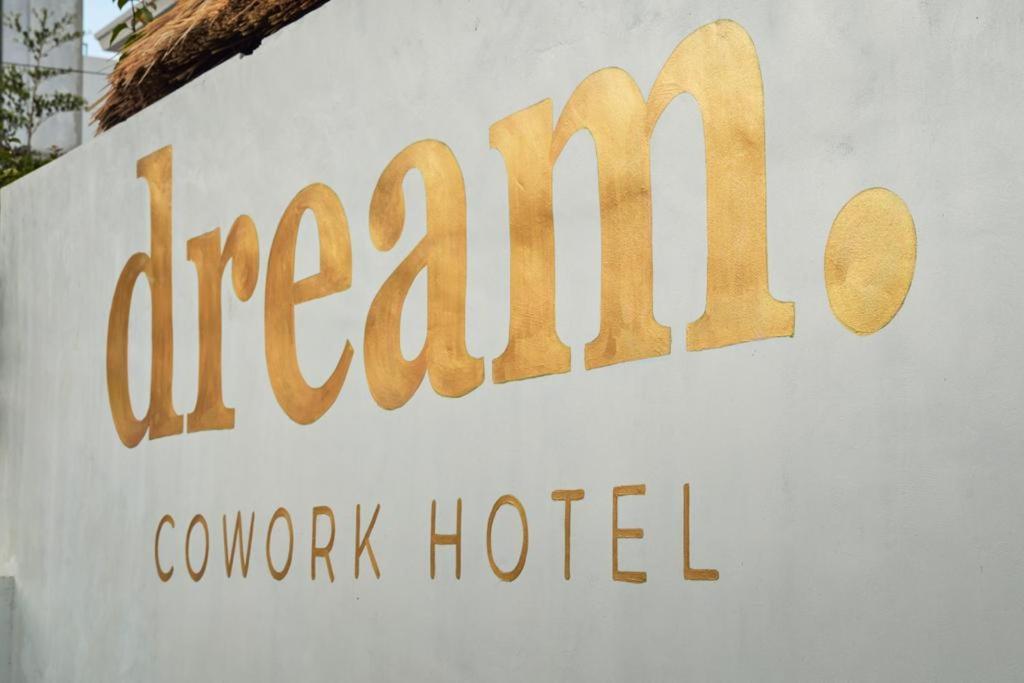 Dream Cowork Hotel Kuta  Екстер'єр фото